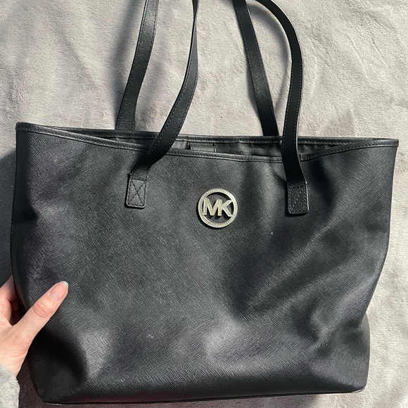 Michael Kors Tote - Picture 1 of 4